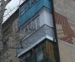 Обшивка балкона сайдингом - 2