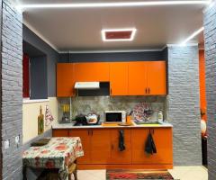 2 комнатная квартира 6 микрорайон 40 дом 2 этаж - 4