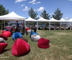 Прокат Аренда Столы Стулья Пуфики Посуда Оформление Цветы Шары и пр. - 3